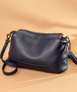 M68705  handbag 23.0x 16.0x 2.0 cm